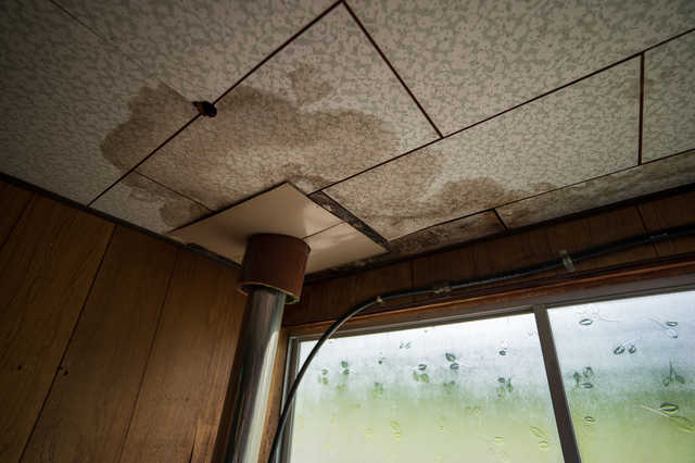 ベランダ 雨漏り