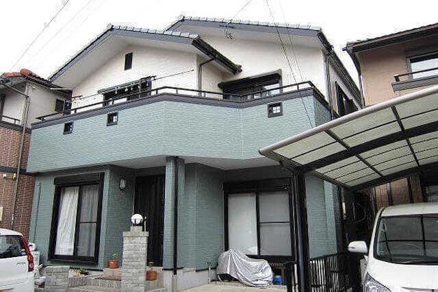外壁の色をツートンカラーにする際のコツ 注意点 おしゃれな施工事例もご紹介 リフォーム費用の一括見積り リショップナビ