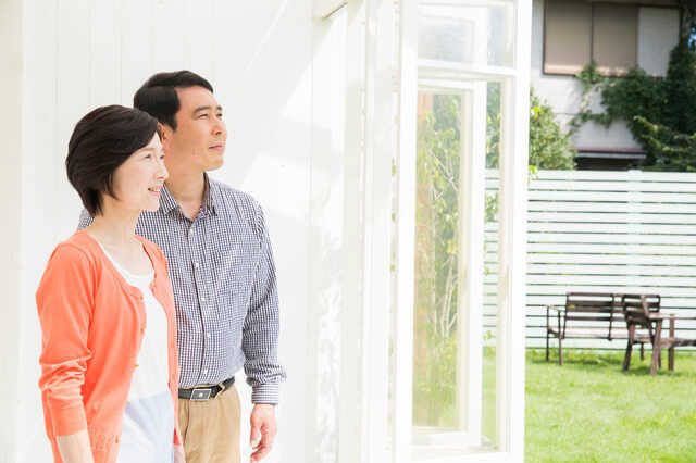 庭の目隠しフェンスの価格と施工例【選ぶときのポイントとは?】